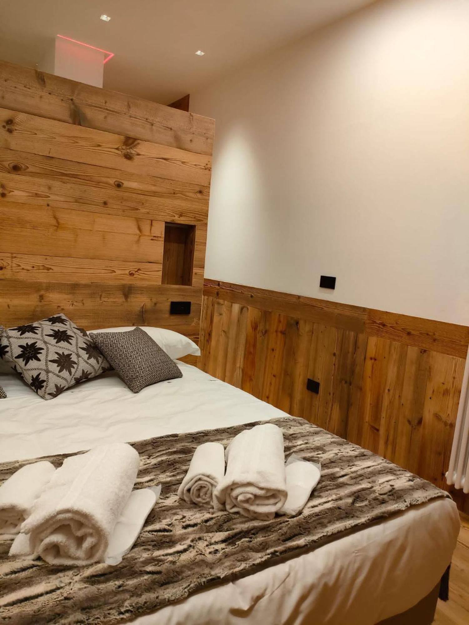 Fior Di Roccia Apartments- In Centro Cervinia, Sauna Privata, Matterhorn Dream Breuil-Cervinia Exteriör bild